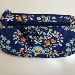 Vera Bradley Chandelier Floral Pattern Wristlet Quilted Clutch Purse